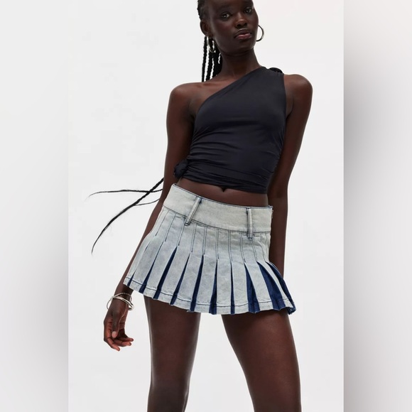 Urban Outfitters Dresses & Skirts - UO Kimchi Blue Rowan Denim Pleated Mini Skirt